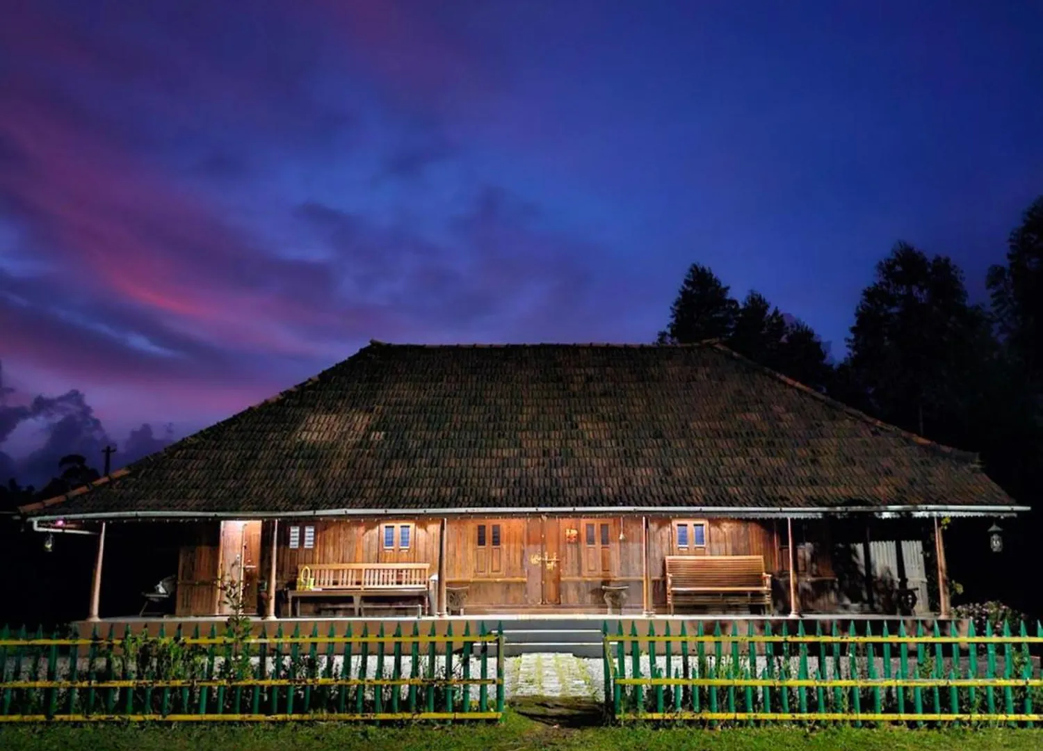 Nature Castle -Traditional Villa,Vattavada Kottakamboor